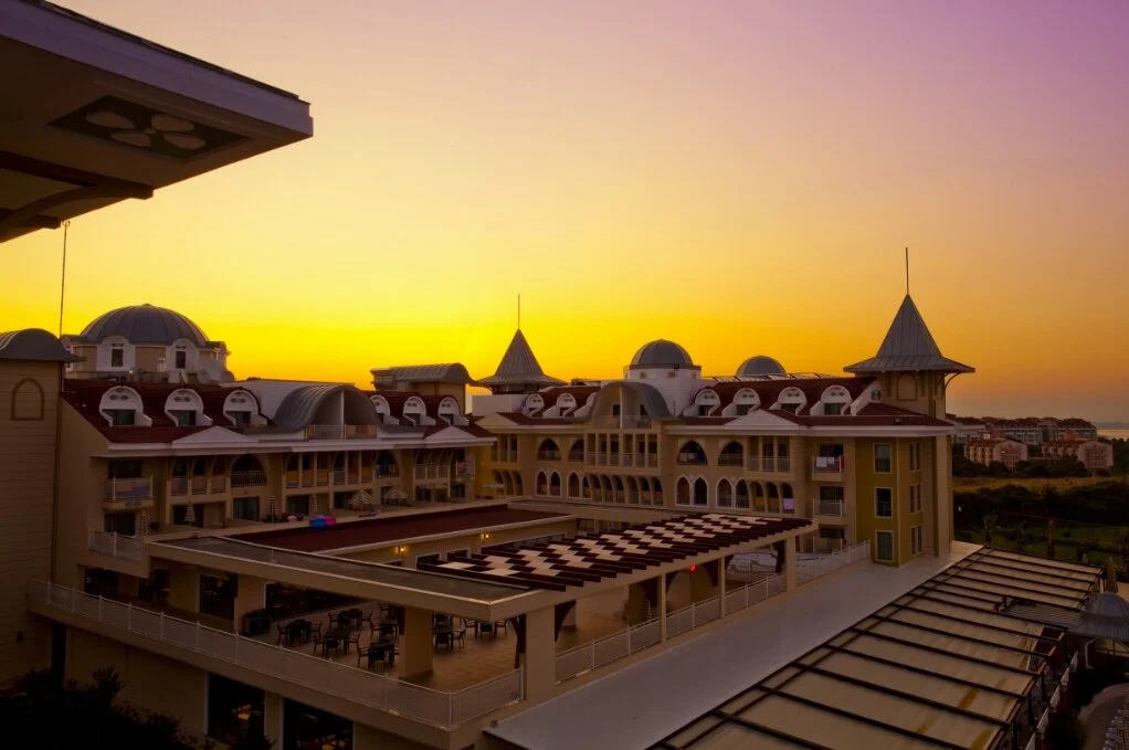 Side Star Resort